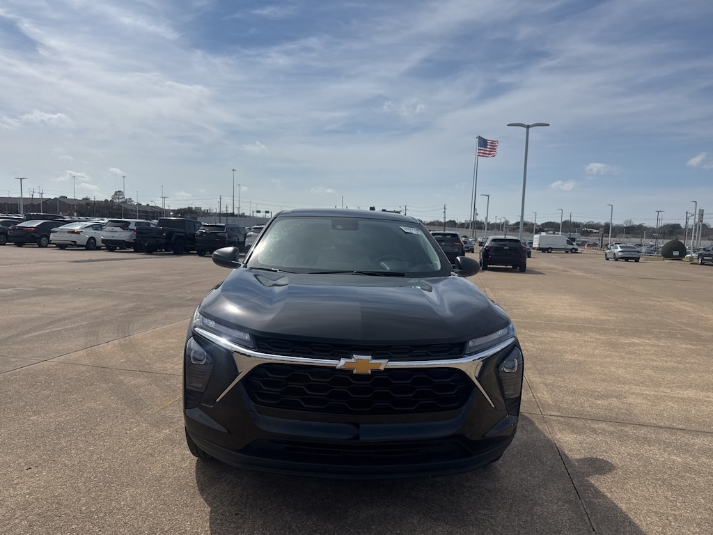 Used 2025 Chevrolet Trax LS SUV