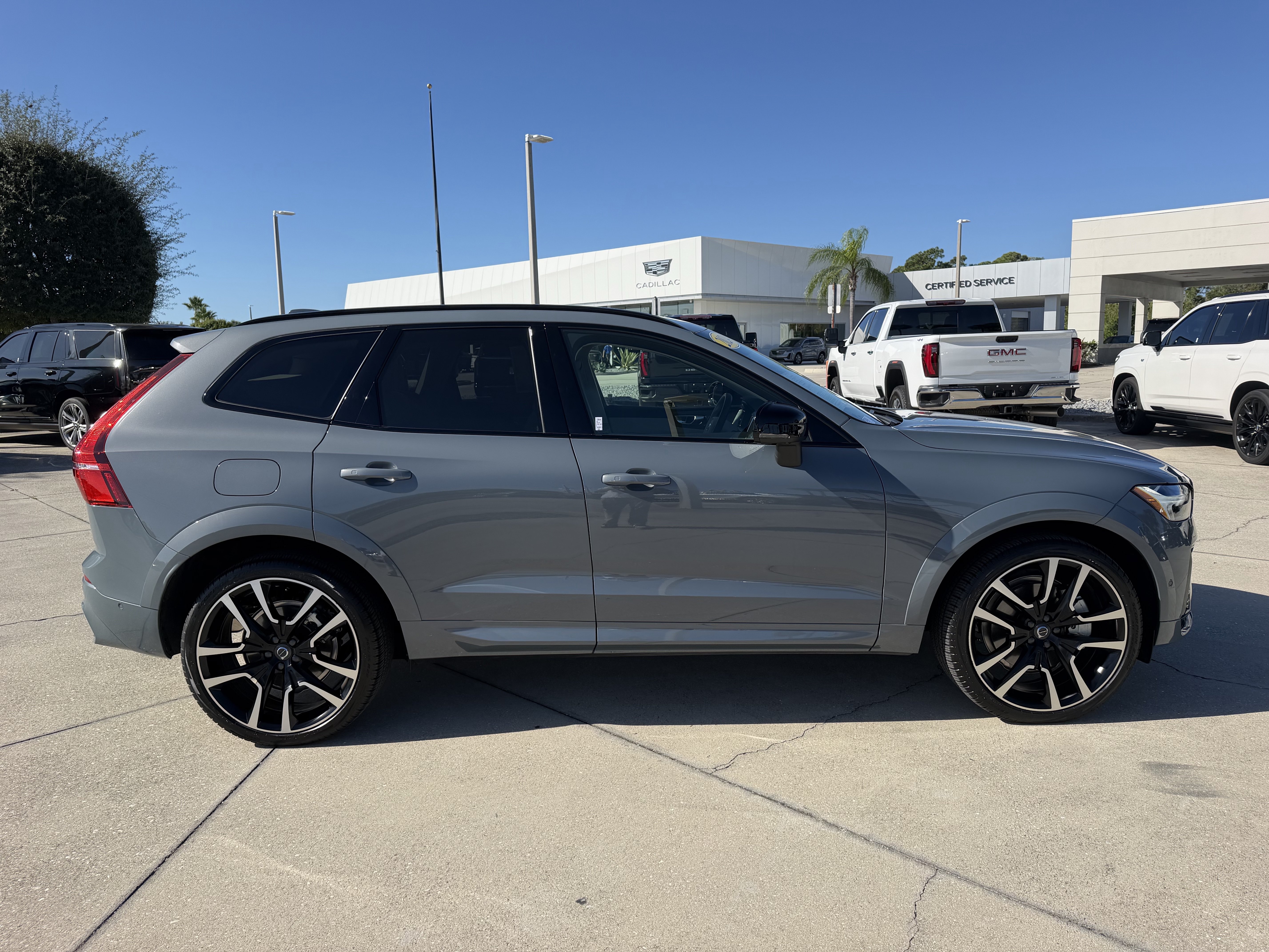 Used 2024 Volvo XC60 plug-in hybrid T8 Ultimate Dark SUV