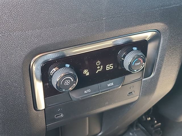 2026 Chevrolet Suburban LS - Photo 10