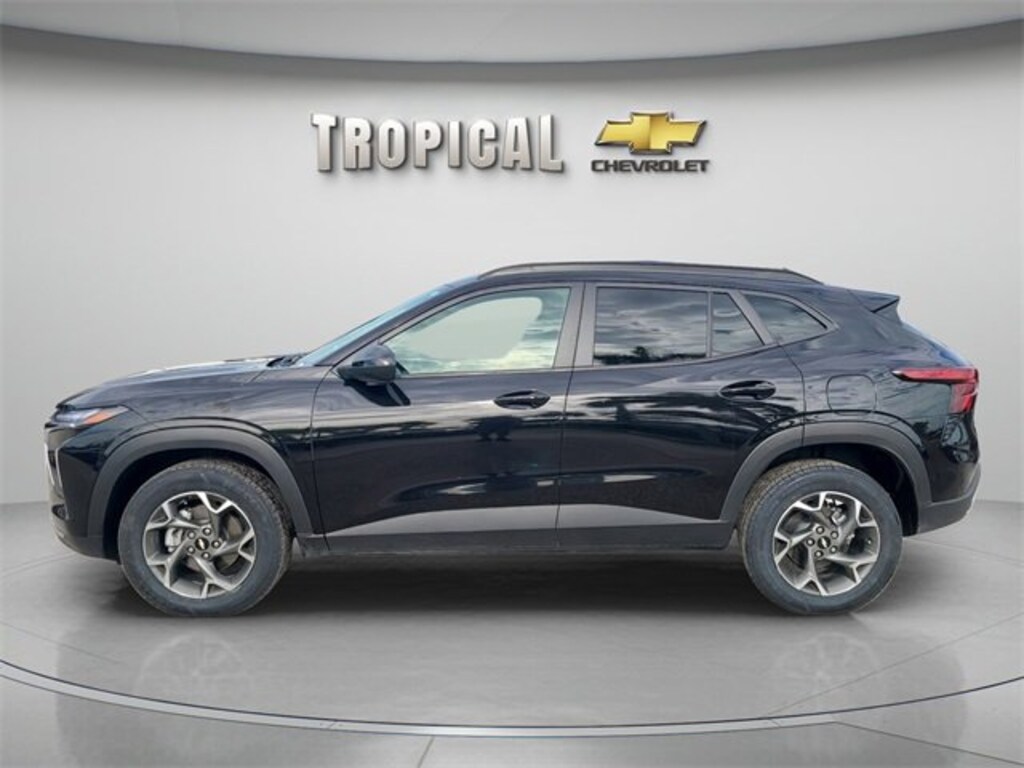 Used 2025 Chevrolet Trax LT SUV