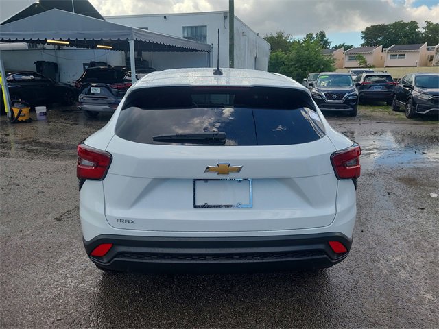 2026 Chevrolet Trax LS photo 2