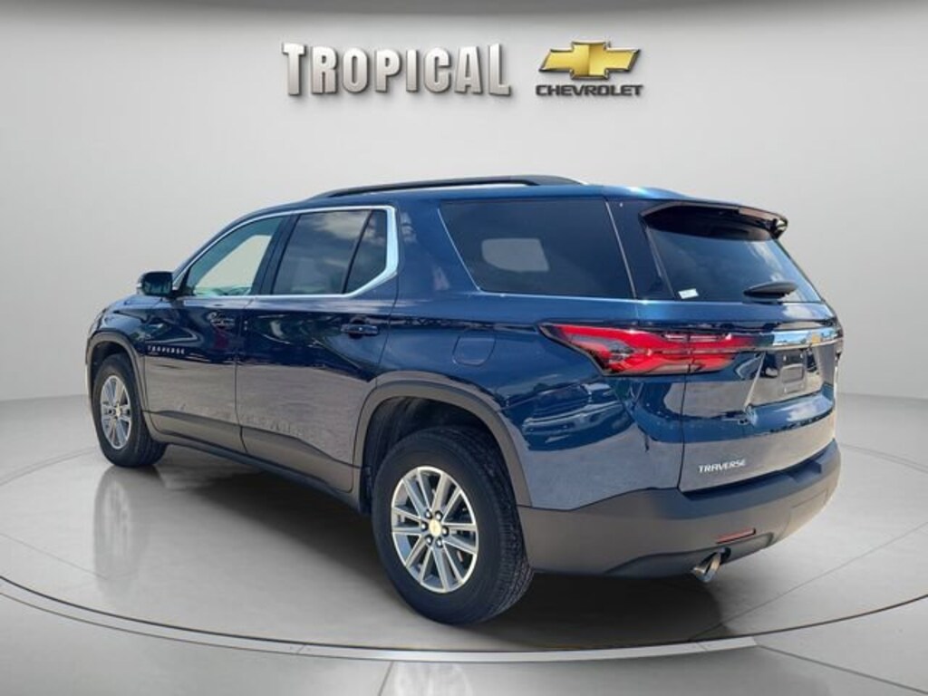 Used 2023 Chevrolet Traverse LT Cloth SUV