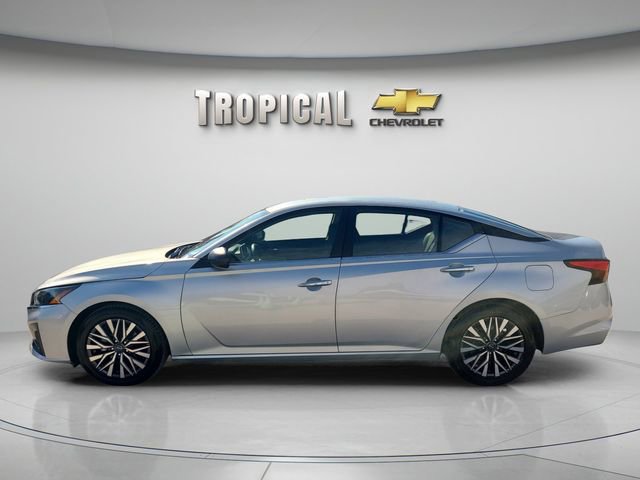 Used 2024 Nissan Altima SV with VIN 1N4BL4DV6RN304114 for sale in Miami Shores, FL