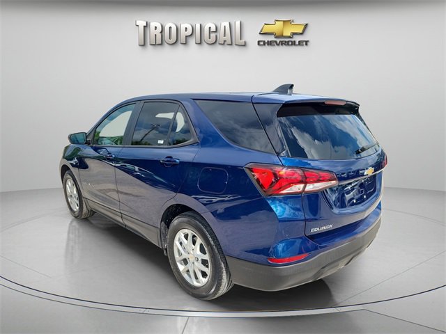 2022 Chevrolet Equinox LS photo 3