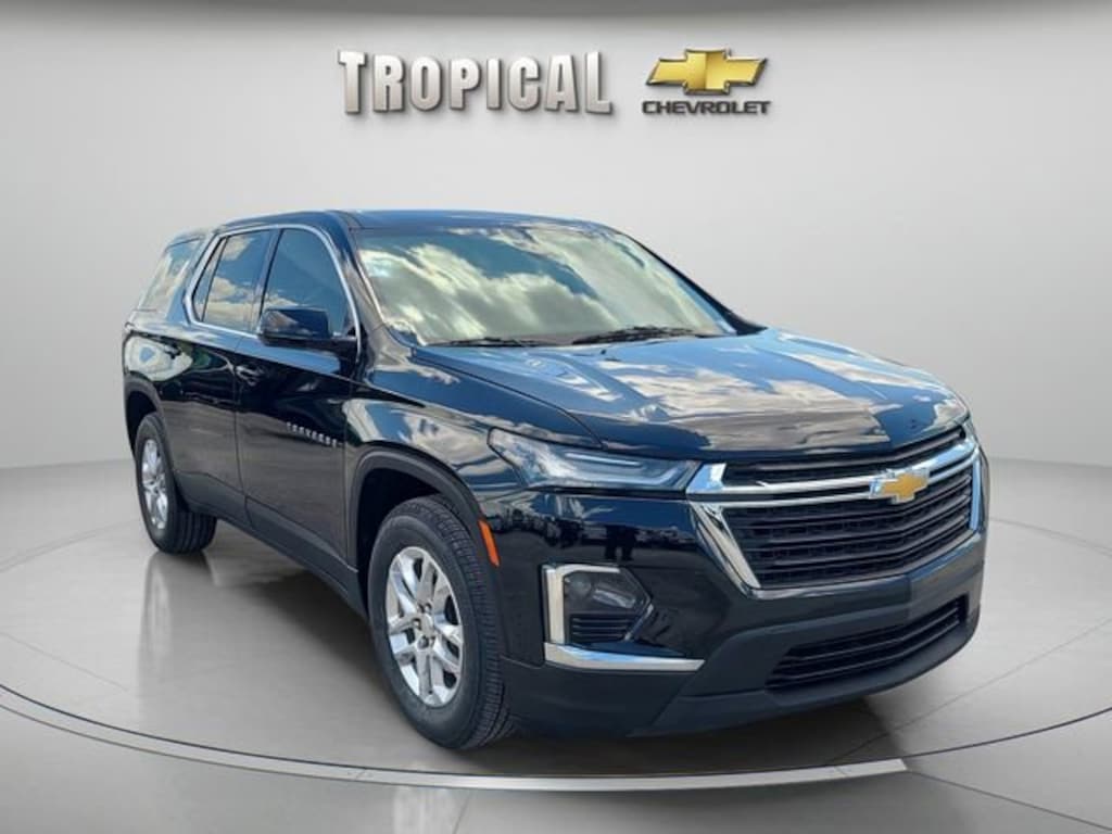 Used 2023 Chevrolet Traverse LS SUV
