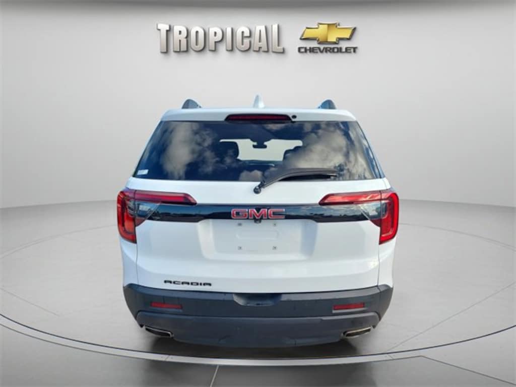 Used 2022 GMC Acadia SLE SUV