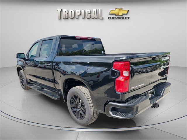 2026 Chevrolet Silverado 1500 Custom photo 3