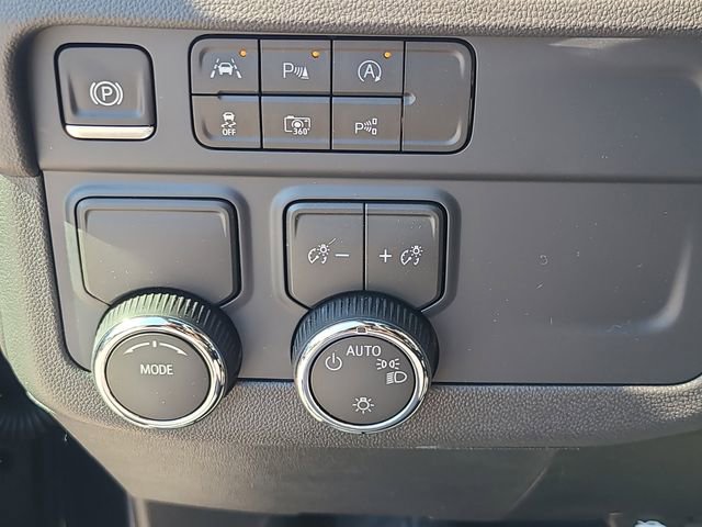 2026 Chevrolet Suburban LS - Photo 21