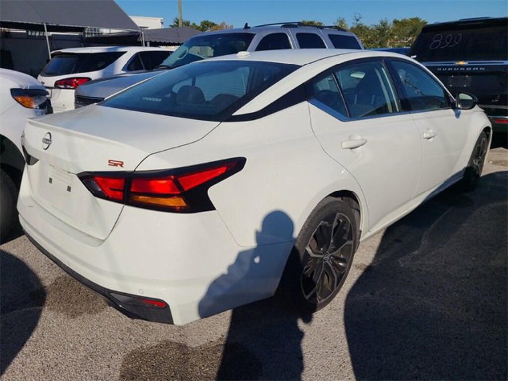 Used 2023 Nissan Altima 2.5 SR