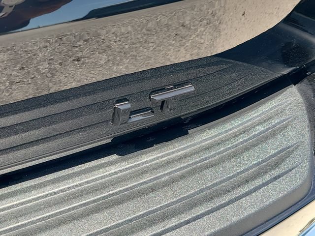 2026 Chevrolet Suburban LT - Photo 9