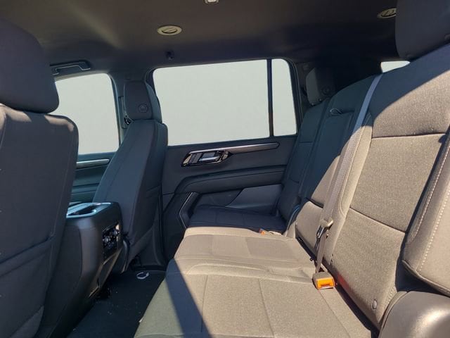 2026 Chevrolet Suburban LS - Photo 7