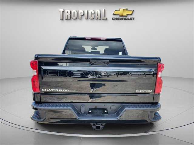2026 Chevrolet Silverado 1500 Custom photo 3