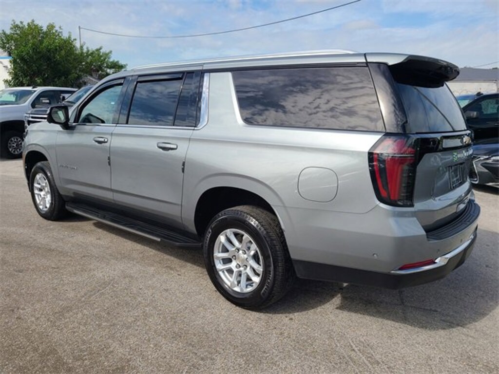 Used 2025 Chevrolet Suburban LS SUV