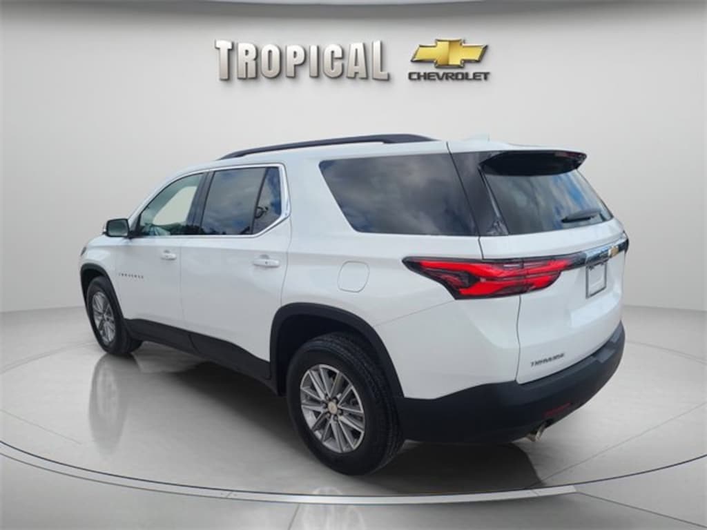 Used 2023 Chevrolet Traverse LT Cloth SUV