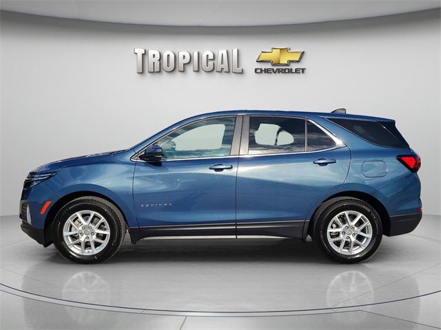 2024 Chevrolet Equinox LT photo 2