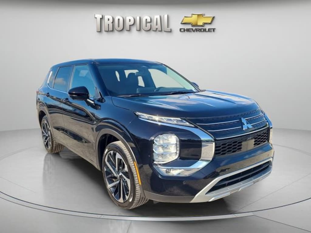 Used 2024 Mitsubishi Outlander SE