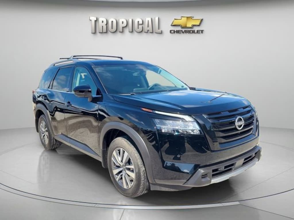 Used 2024 Nissan Pathfinder SL