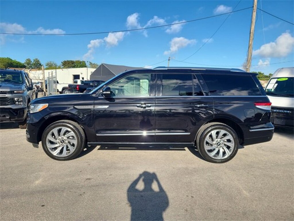 Used 2024 Lincoln Navigator Premiere