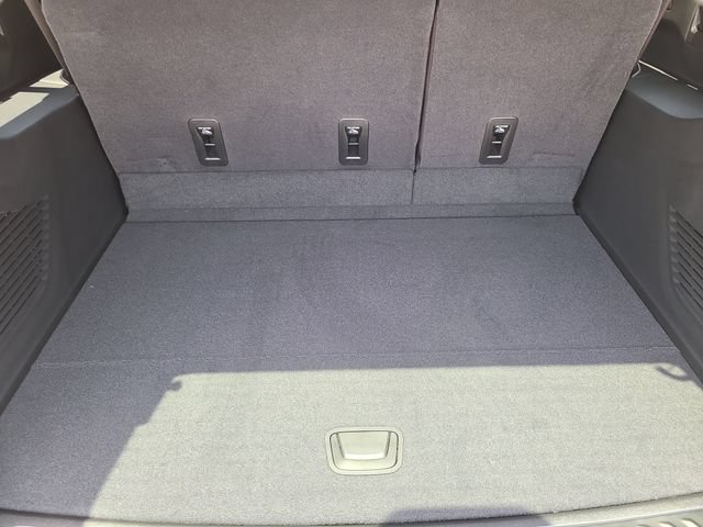 2026 Chevrolet Suburban LT - Photo 10