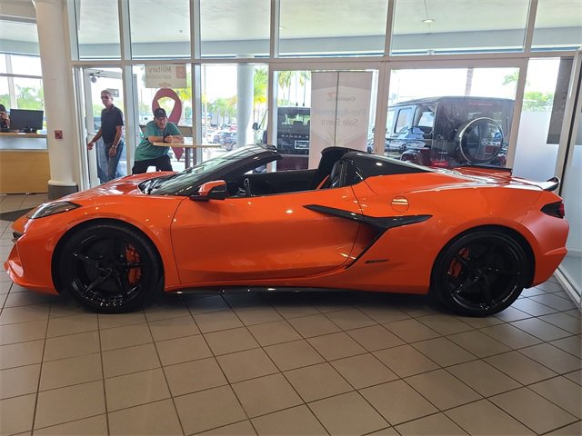 2025 Chevrolet Corvette E-Ray 3LZ Convertible photo 2