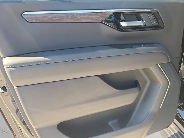 2026 Chevrolet Suburban LS - Photo 13