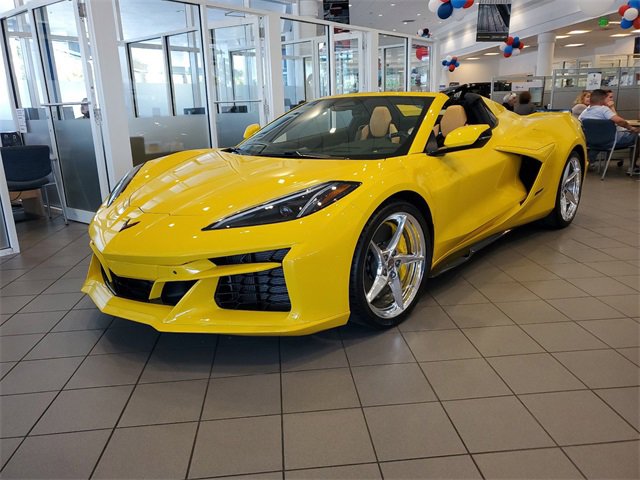 2025 Chevrolet Corvette E-Ray 3LZ photo 2