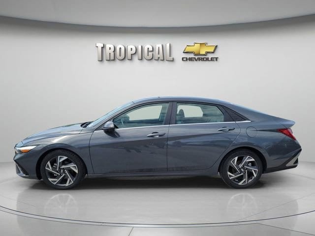 Used 2024 Hyundai Elantra Limited with VIN KMHLP4DG8RU730926 for sale in Miami Shores, FL