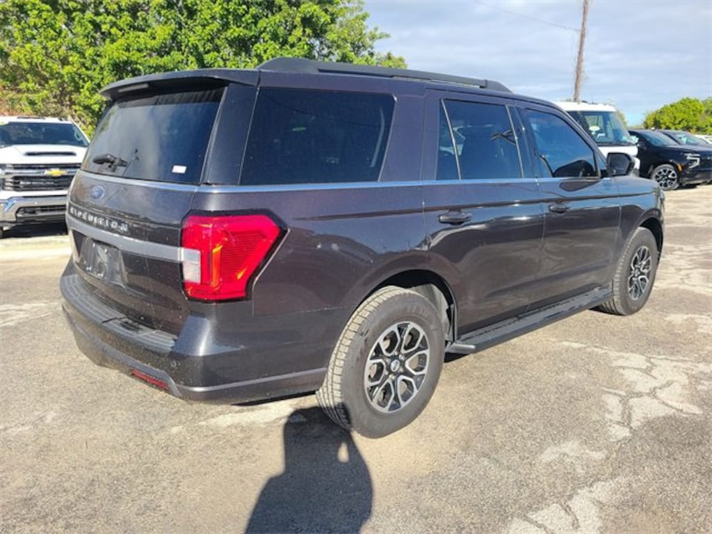 Used 2023 Ford Expedition XLT