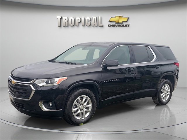 2021 Chevrolet Traverse LS photo 2