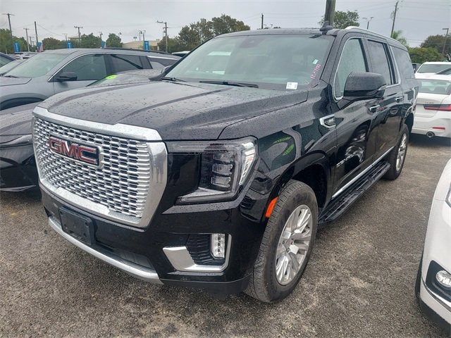 2024 GMC Yukon Denali's photo