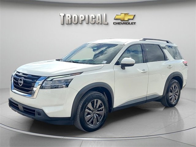 2022 Nissan Pathfinder SV