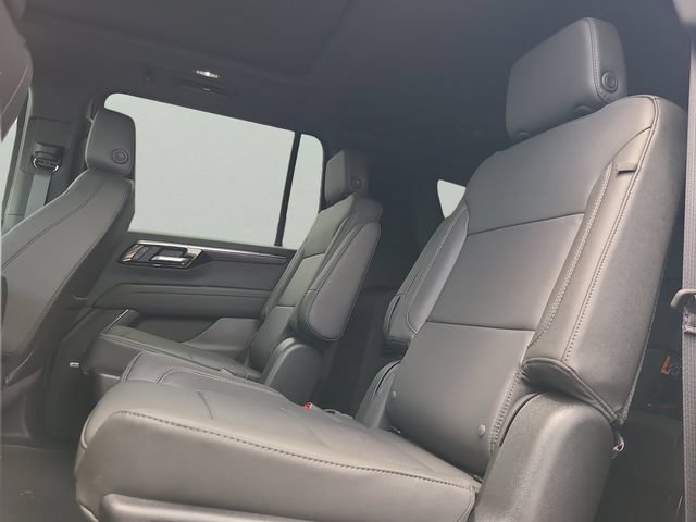 2026 Chevrolet Suburban LT - Photo 14