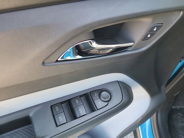 2027 Chevrolet Bolt RS - Photo 17