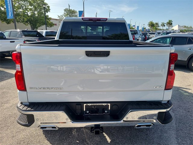 2025 Chevrolet Silverado 1500 LTZ photo 4