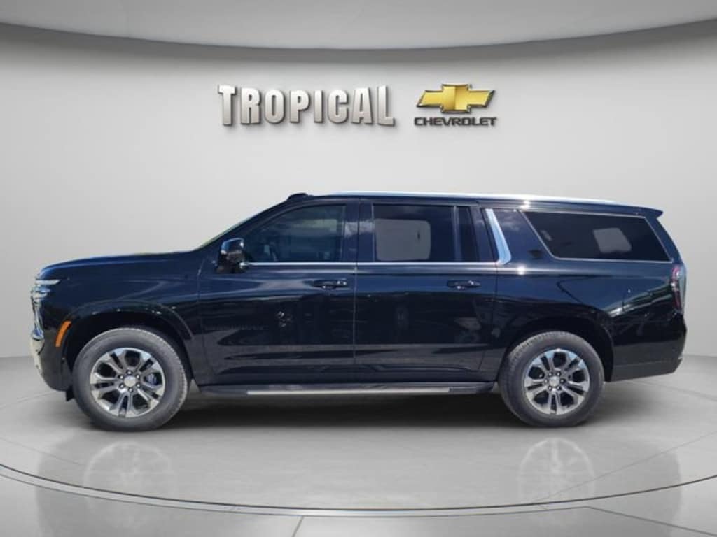 New 2026 Chevrolet Suburban LT SUV