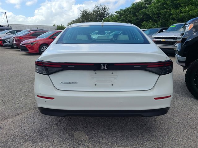 2023 Honda Accord LX photo 4