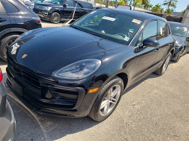 2022 Porsche Macan Base