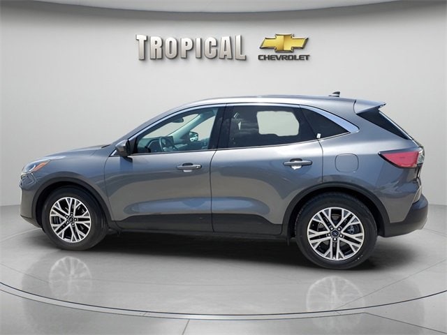 Used 2022 Ford Escape SEL with VIN 1FMCU0H69NUA64527 for sale in Miami, FL