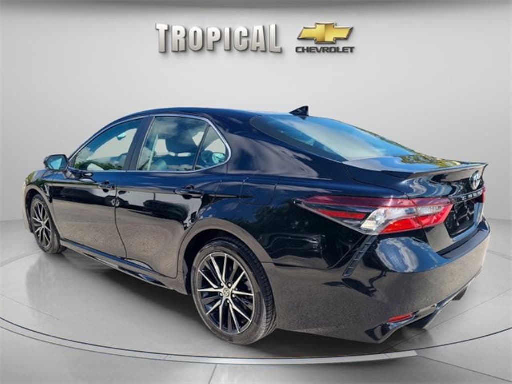 Used 2024 Toyota Camry SE
