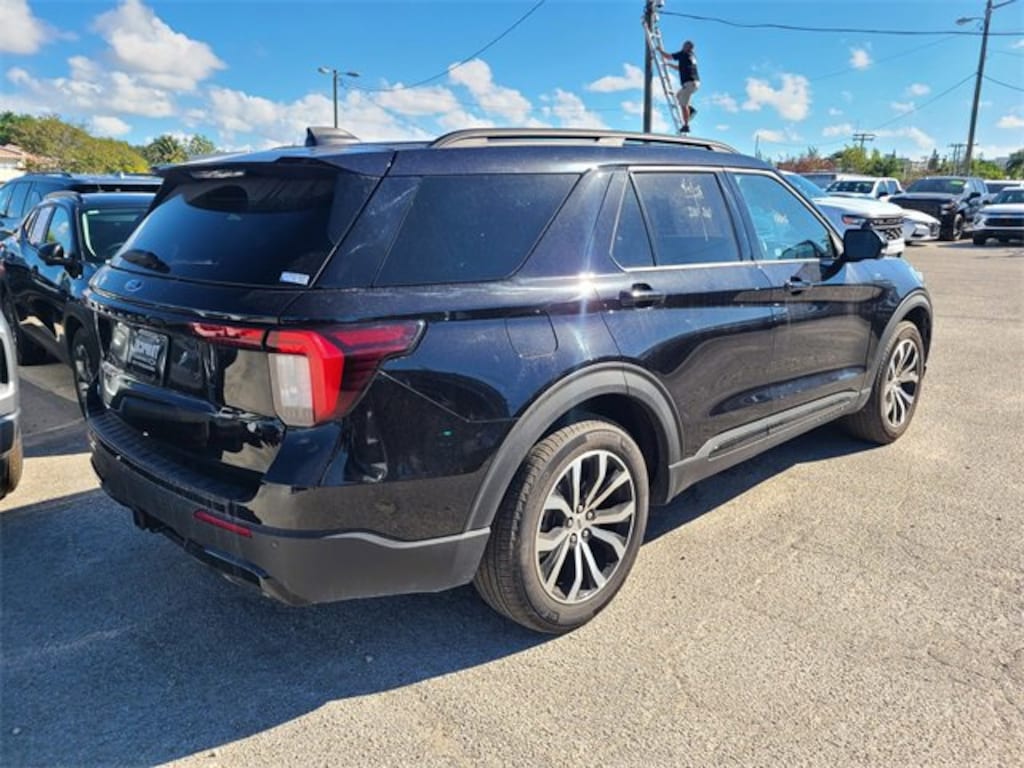 Used 2025 Ford Explorer ST-Line