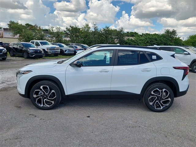 2026 Chevrolet Trax photo 2
