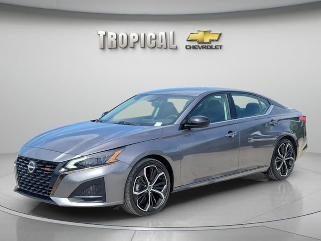 Used 2024 Nissan Altima 2.5 SR