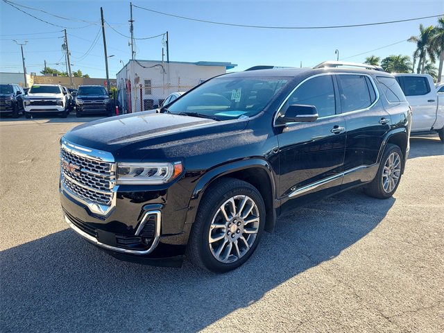 2023 GMC Acadia Denali's photo