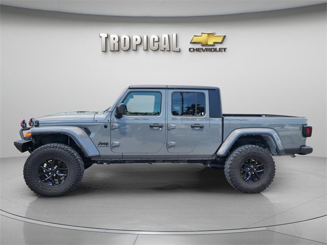 2021 Jeep Gladiator Sport S photo 2