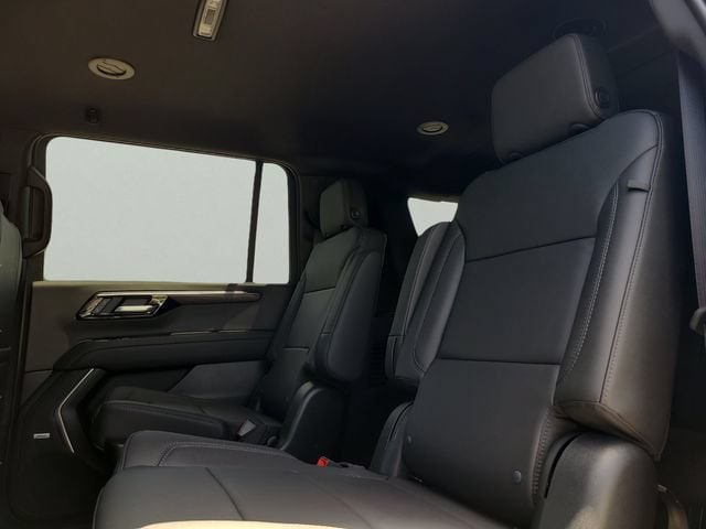 2026 Chevrolet Suburban LT - Photo 14