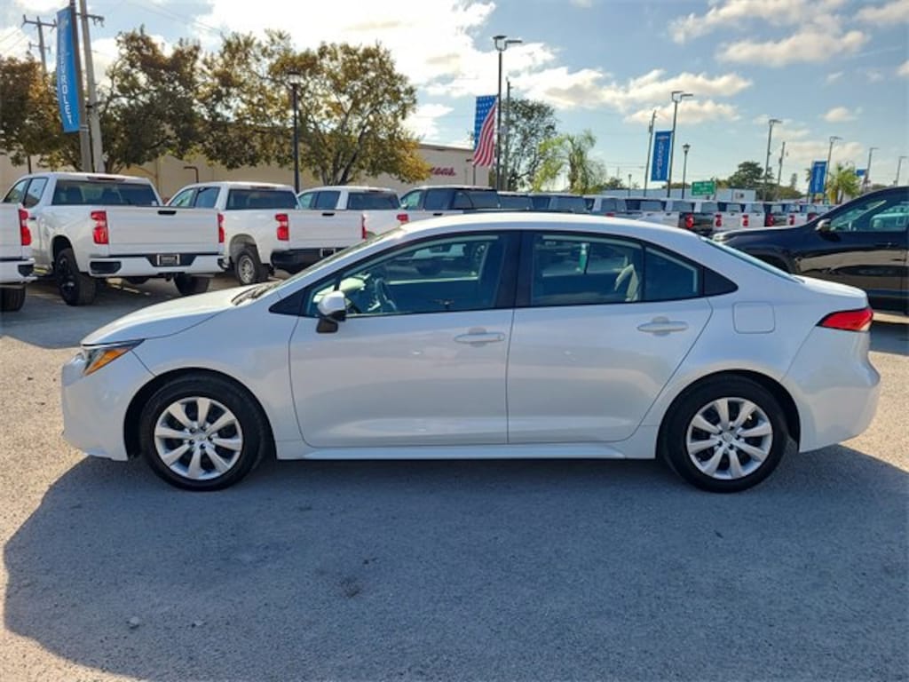Used 2022 Toyota Corolla LE