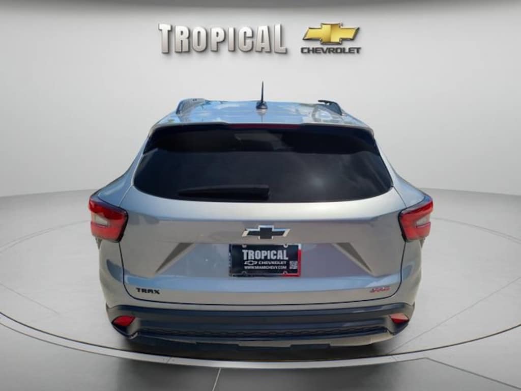 Used 2025 Chevrolet Trax 2RS SUV