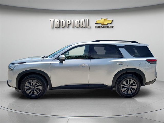 2024 Nissan Pathfinder SV photo 2