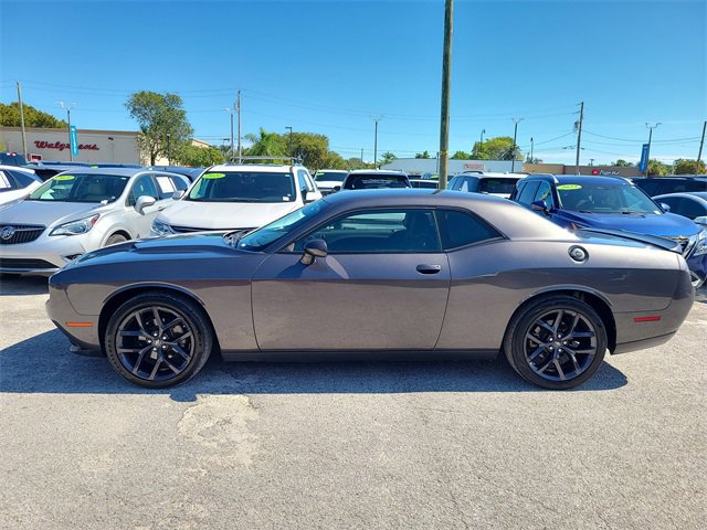 2022 Dodge Challenger SXT photo 2