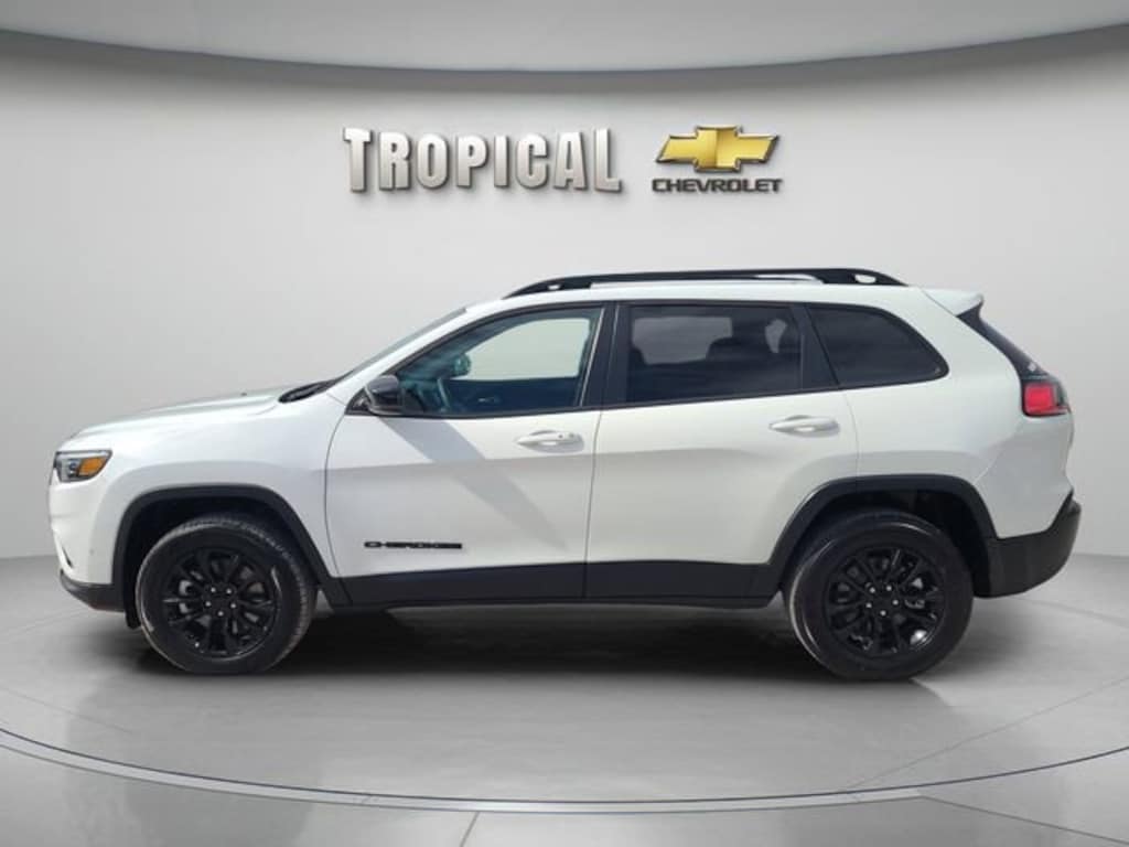 Used 2023 Jeep Cherokee Altitude Lux
